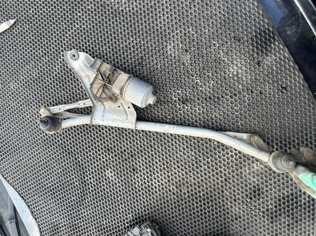 Стеклоочиститель двери задка 8200734582 RENAULT