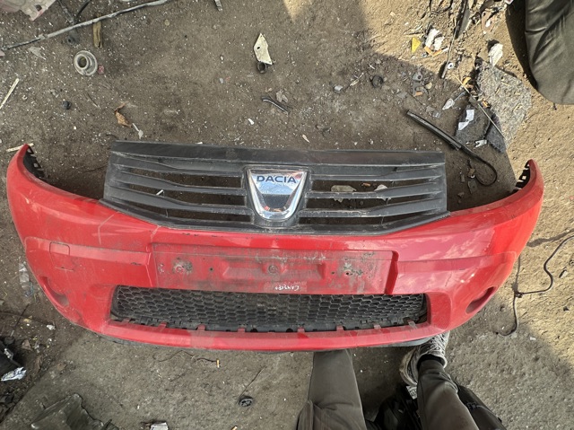 Решетка радиатора 8200735104 RENAULT