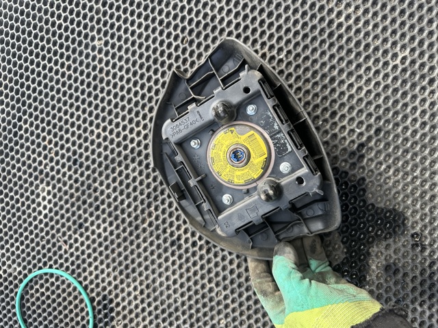 Подушка безопасности водителя 8200759890 RENAULT