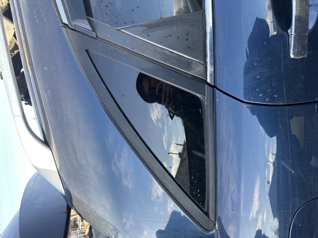 83300CG000 NISSAN Стекло кузова (багажного отсека) правое купить в Чернигов