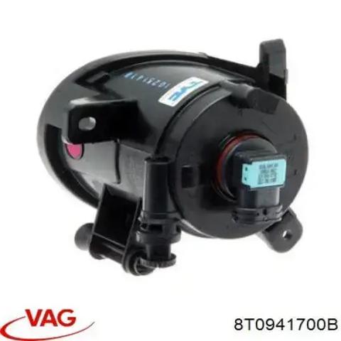 Противотуманка правая 8T0941700B VAG