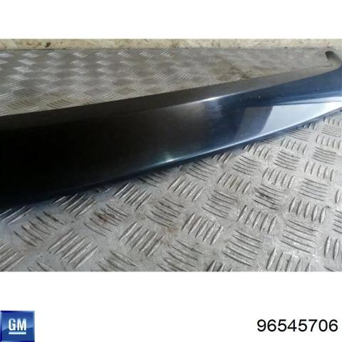Спойлер крышки багажника 96545706 GM