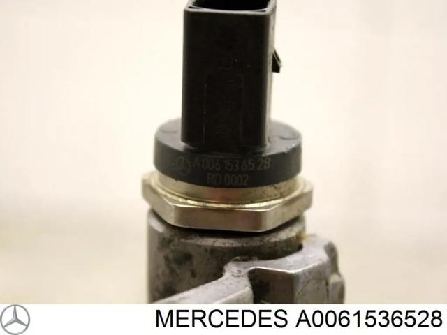 Датчик давления топлива A0061536528 MERCEDES