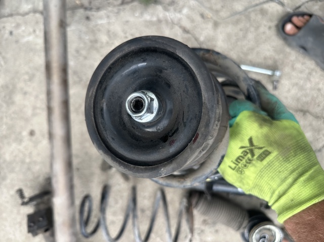 Пружина передняя A6393210704 MERCEDES
