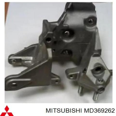 Кронштейн подушки (опоры) двигателя, правой MD369262 MITSUBISHI