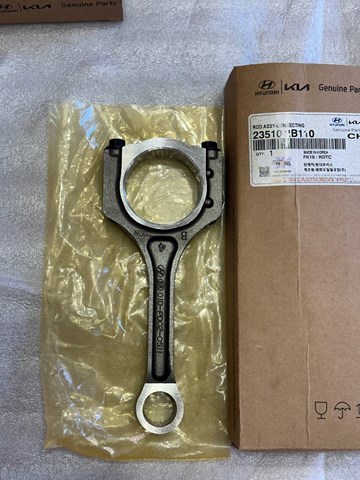 Шатун двигателя 235102B110 HYUNDAI