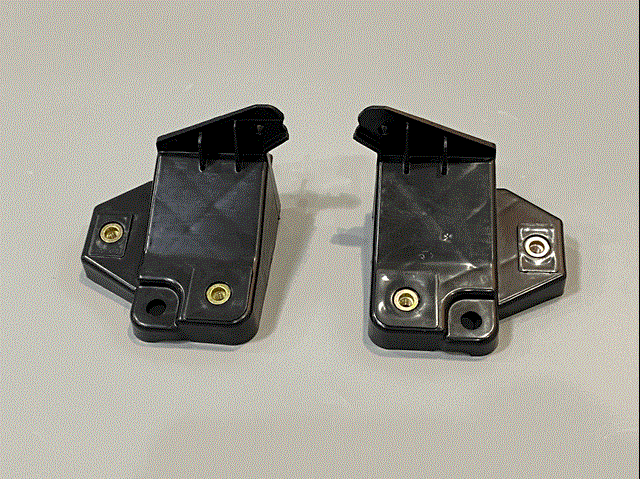 Кронштейн ліва сторона, центральне кріплення (бампер/фара) переднього бампера для tesla model s 2016 +  1061331-00-B