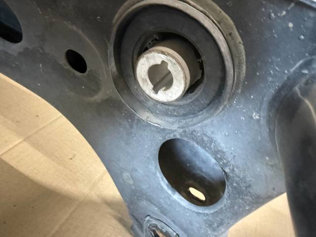 8W0505235AK VAG Подрамник задний купить в Кривой Рог