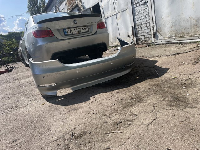 Задний бампер 51127033707 BMW