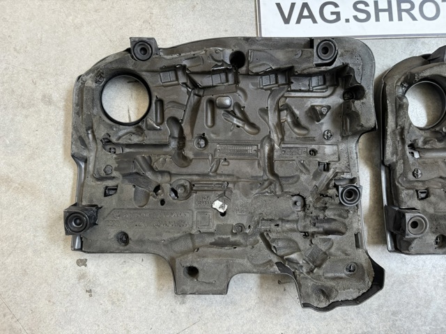 VAG 03L103925AA Крышка мотора декоративная в наличии Днепр