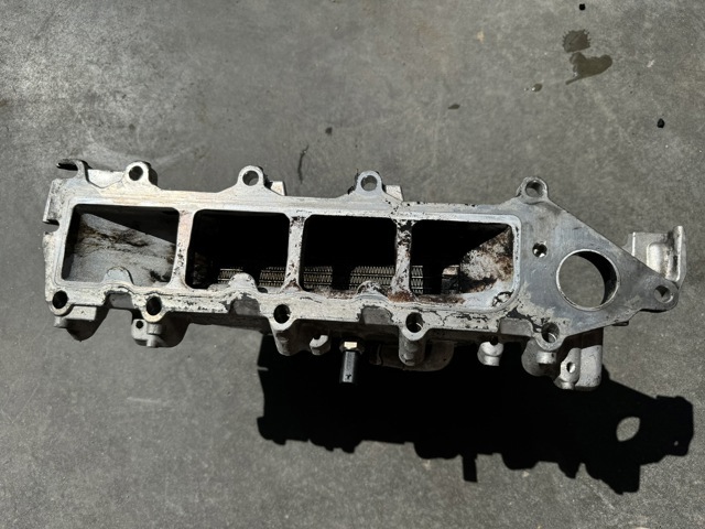 04L129766AJ Коллектор впускной левый купить Ужгород