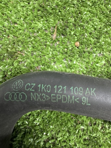 VAG 1K0121109AK Шланг расширительного бачка нижний в наличии Днепр