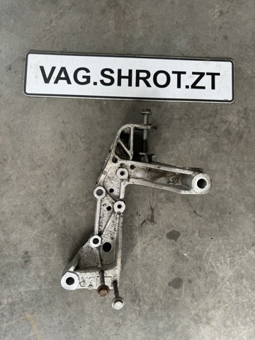 Кронштейн передней балки 1K0199296F VAG