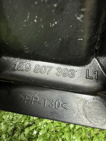1Z9807393 VAG Направляющая заднего бампера левая купить в Хмельницкий