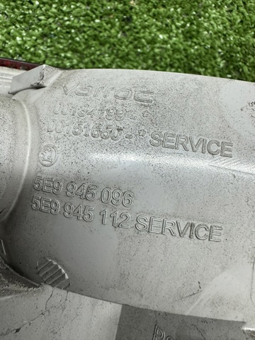 VAG 5E9945112 Фонарь задний правый в наличии Черновцы
