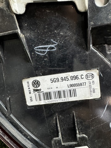 VAG 5G9945096C Фонарь задний правый внешний в наличии Тернополь