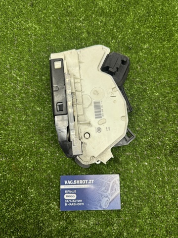 Замок задней правой двери  5K4839016R VAG