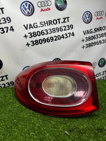 Фонарь задний левый, внешний 5N0945095H VAG