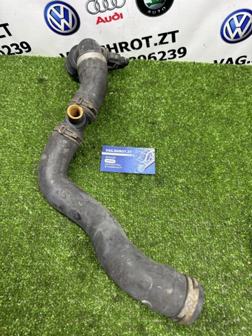 Нижний патрубок радиатора 7L8121051L VAG