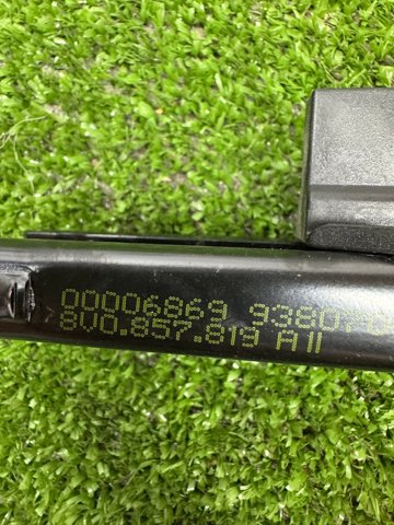 VAG 8V0857819A Регулятор высоты ремня безопасности передний левый в наличии Харьков
