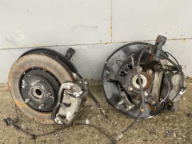 TOYOTA 4321178010 Цапфа (поворотный кулак) передний правый в наличии Винница