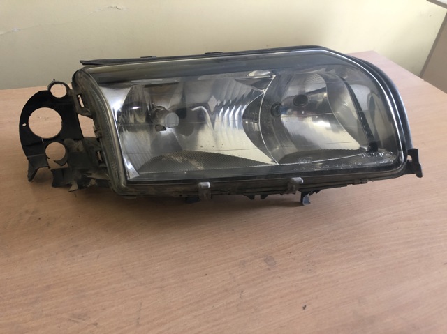 VOLVO 8693556 Правая фара в наличии Запорожье