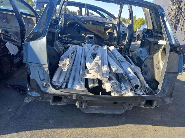 8R0813303 VAG Панель багажного отсека задняя купить в Сумы
