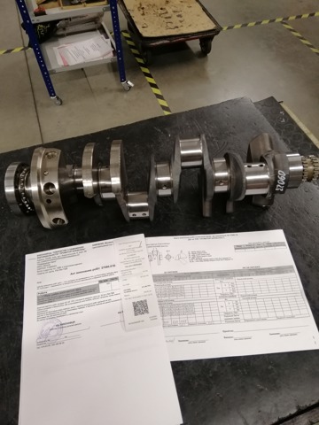 Коленвал двигателя 11217572875 BMW