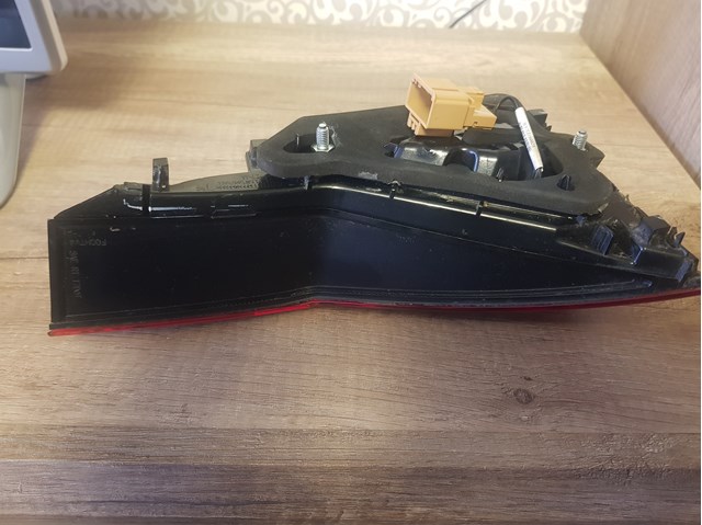 17A945093 Фонарь задний левый внутренний купить Ирпень