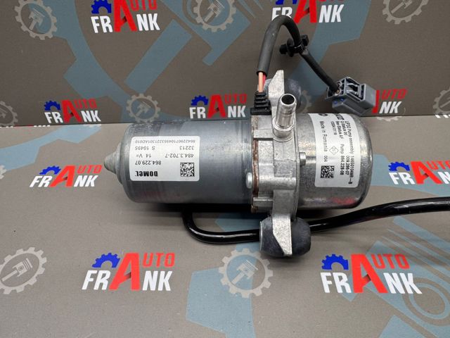 Вакуумный насос 146501049R RENAULT