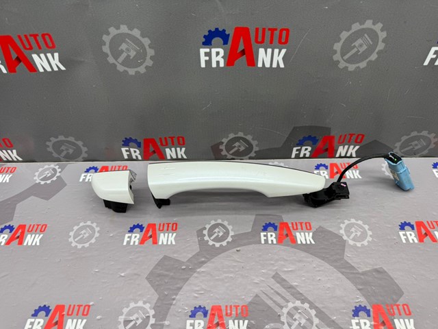 Ручка двери передней наружная правая 1606874680 PEUGEOT