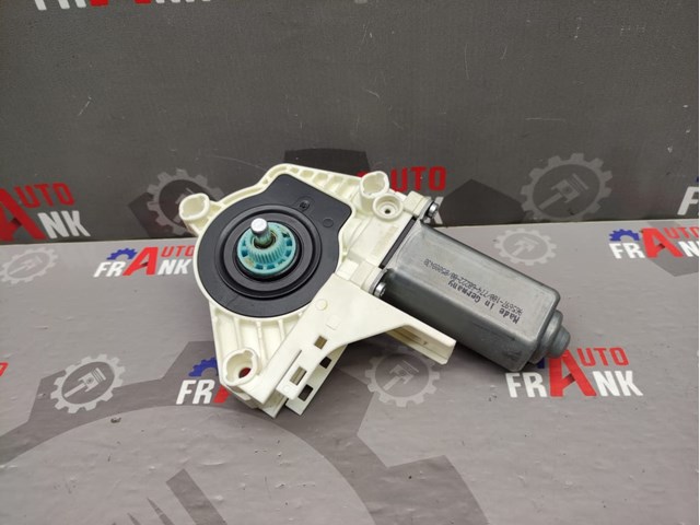 VAG 1T0959701L Мотор стеклоподъемника двери передней левой в наличии Киев