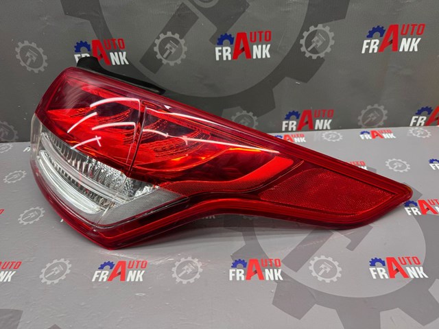 Задний правый внешний фонарь 2039551 FORD