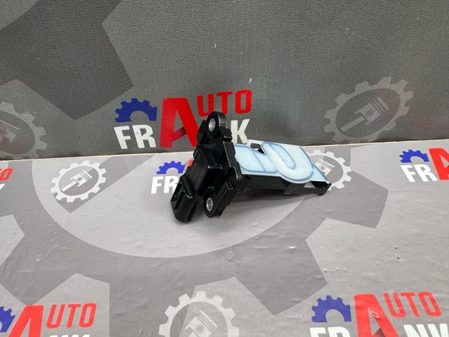 Датчик расхода воздуха Toyota Yaris CROSS