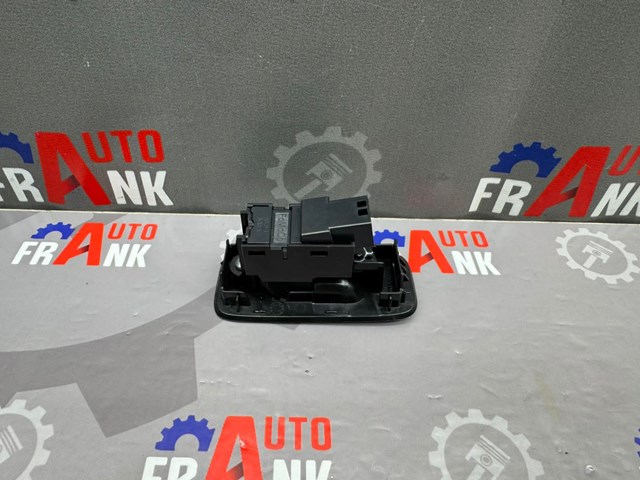 VOLVO 31394840 Кнопка включения мотора стеклоподъемника задняя в наличии Винница