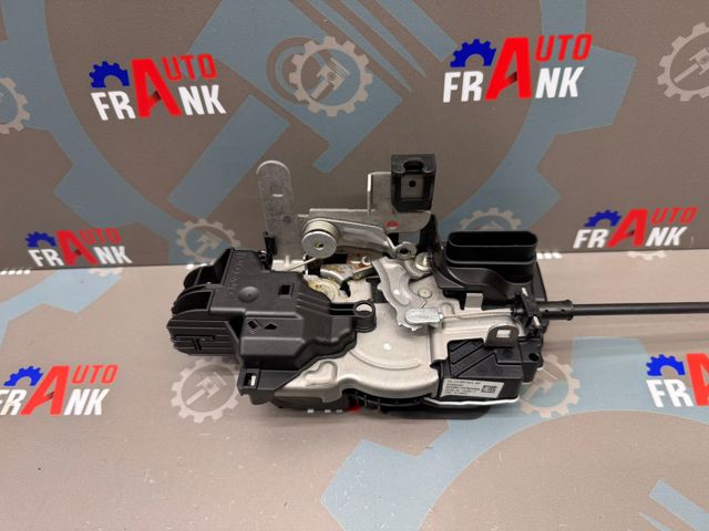 Замок задней двери, левой 31440397 VOLVO
