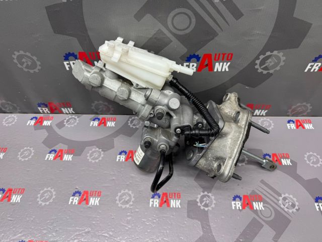 Цилиндр тормозной, главный 460115213R RENAULT