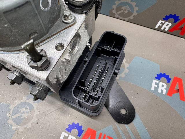 476605718R RENAULT Блок АБС купить в Украина