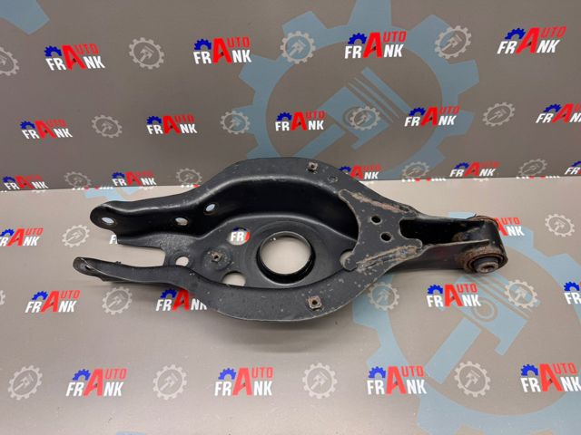 Рычаг задней подвески нижний, левый 4874030140 TOYOTA