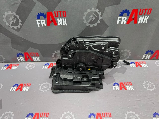Замок передней пассажирской двери 51217477688 BMW