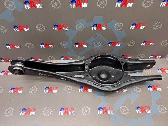Балансир задний нижний, левый 55210G4AA0 HYUNDAI