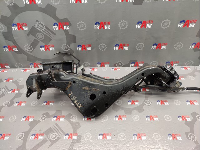 555014CA0C Цапфа (поворотный кулак) задний правый купить Черновцы