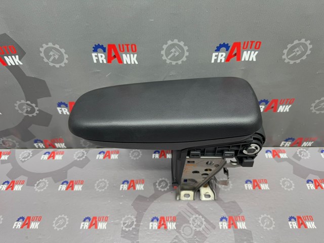 Крышка подлоктника 58905K0020C1 TOYOTA