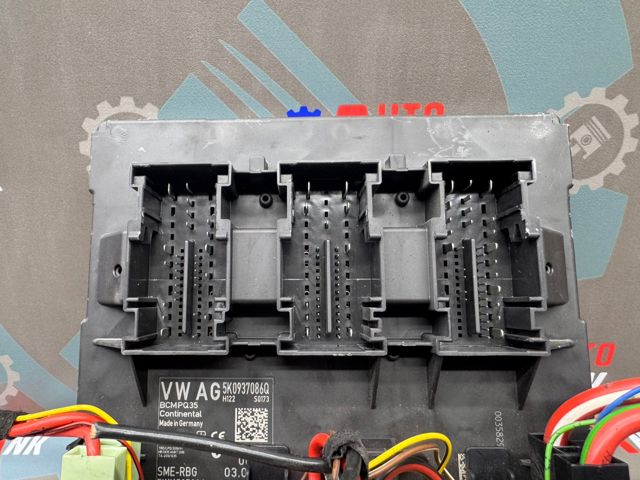VAG 5K0937086Q в наличии Житомир