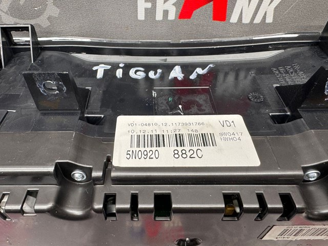 VAG 5N0920882C Приборная доска (щиток приборов) в наличии Сумы