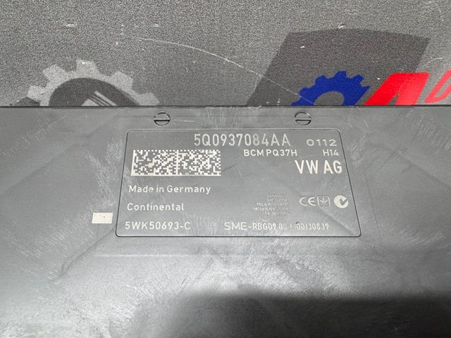 5Q0937084AA Блок комфорта купить Ровно