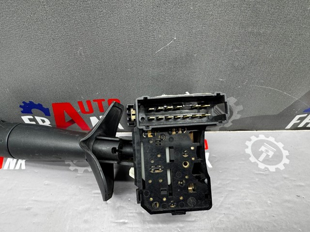 RENAULT 6001551357 Переключатель подрулевой правый в наличии Каменское