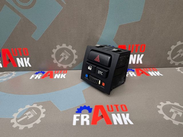 Кнопка включения аварийной сигнализации 61319132421 BMW