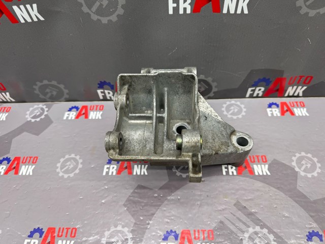 Кронштейн крепления генератора 7700875690 RENAULT