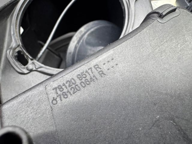 788309557R Лючок бензобака купить Николаев
